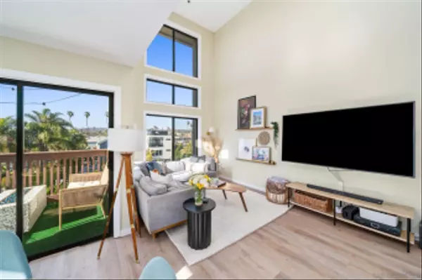 San Diego, CA 92109,881 Thomas Ave #16