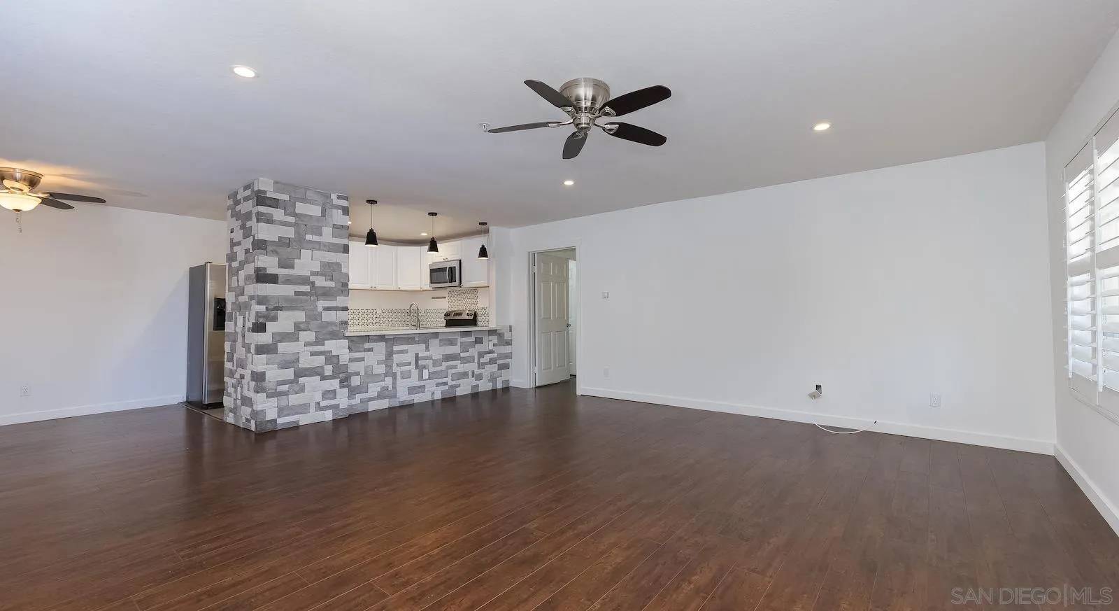 San Diego, CA 92111,2037 Burton st #42