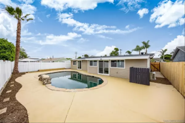San Diego, CA 92117,3366 Neosho Pl