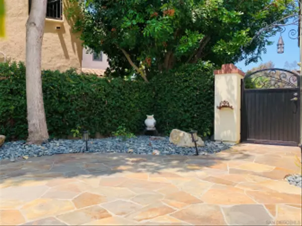 San Diego, CA 92130,5199 Seagrove Place