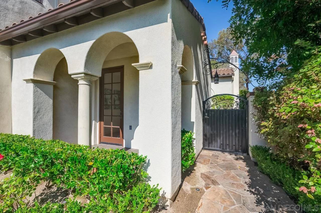 San Diego, CA 92130,5199 Seagrove Place