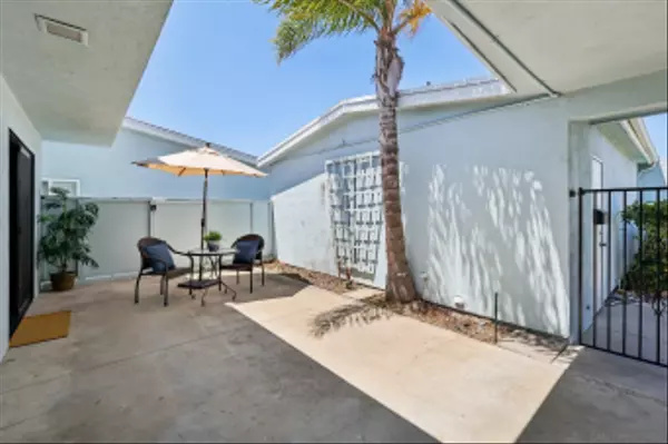 Oceanside, CA 92057,3808 Vista Campana S #58