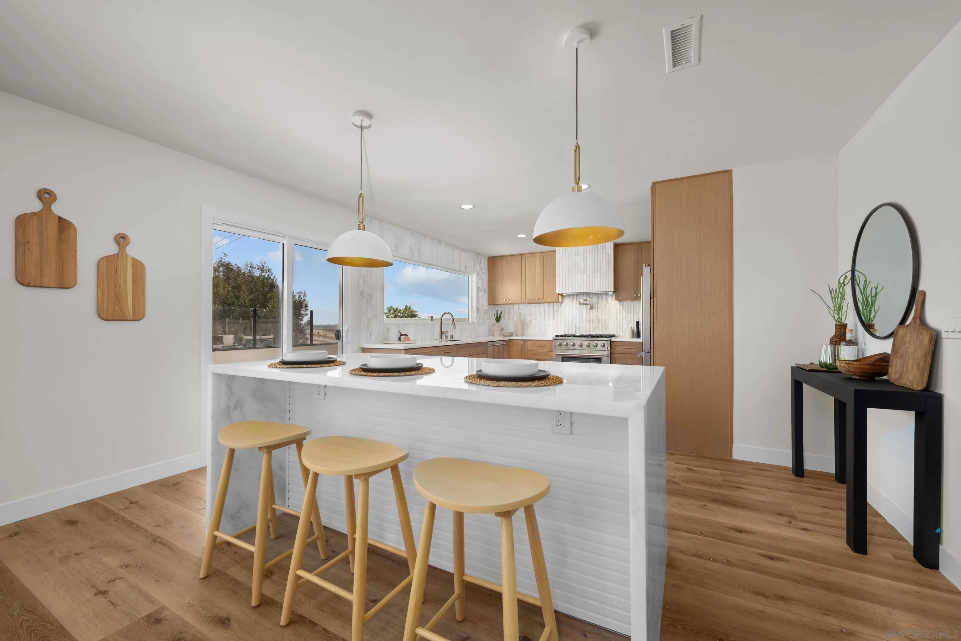 San Diego, CA 92120,6240 Bernadette Lane