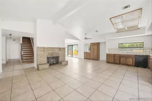 Escondido, CA 92026,2070 Caraway St