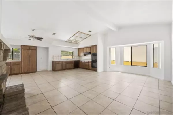 Escondido, CA 92026,2070 Caraway St