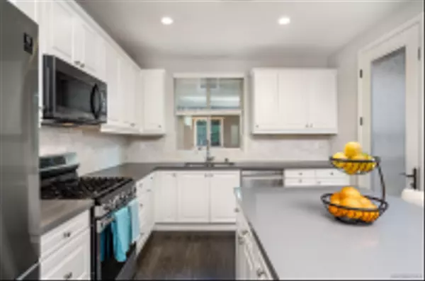 San Diego, CA 92127,16206 Veridian Cir
