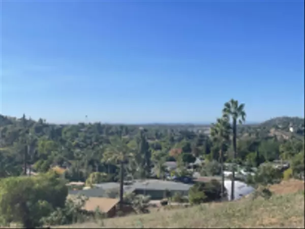 La Mesa, CA 91941,0000 Alto Drive #17