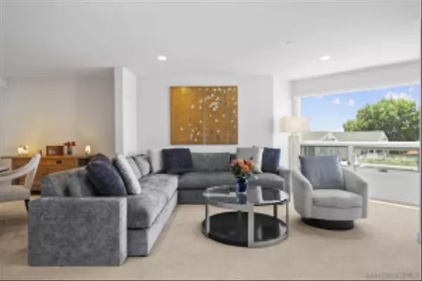 Coronado, CA 92118,1099 1st St #317