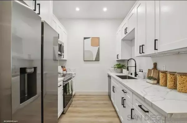 San Diego, CA 92122,8320 S Regents Rd #20