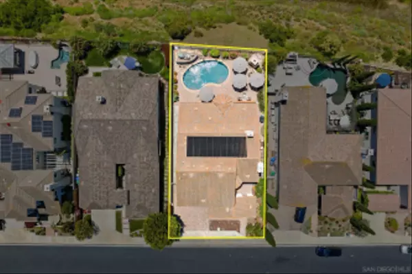 Carlsbad, CA 92009,3243 Avenida Aragon