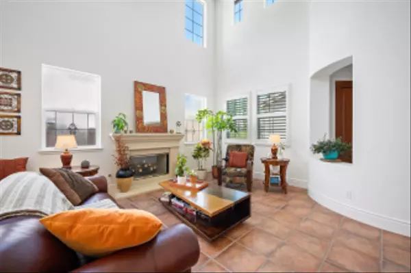 Carlsbad, CA 92009,3243 Avenida Aragon
