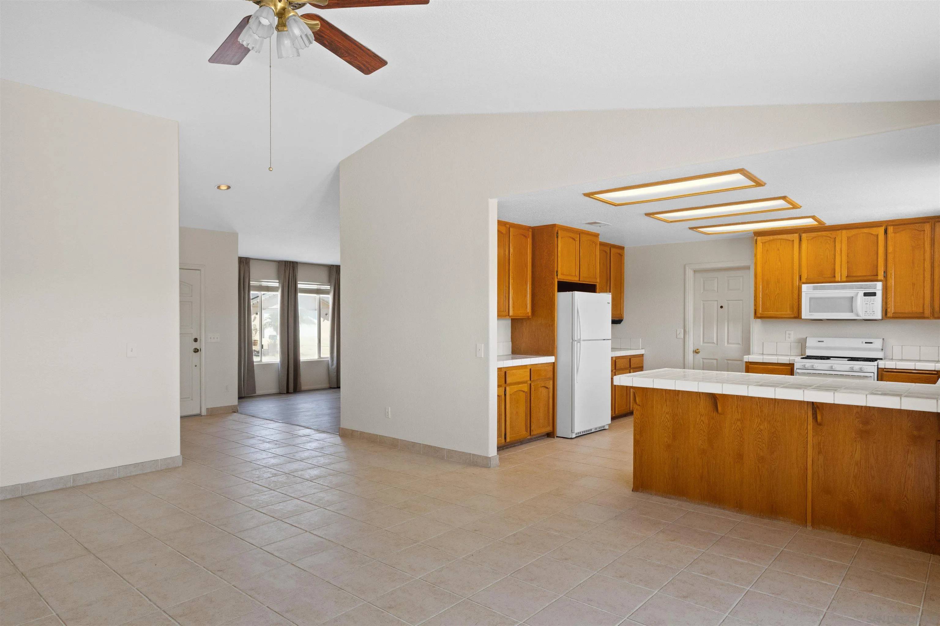 Ramona, CA 92065,1558 Angel Pl