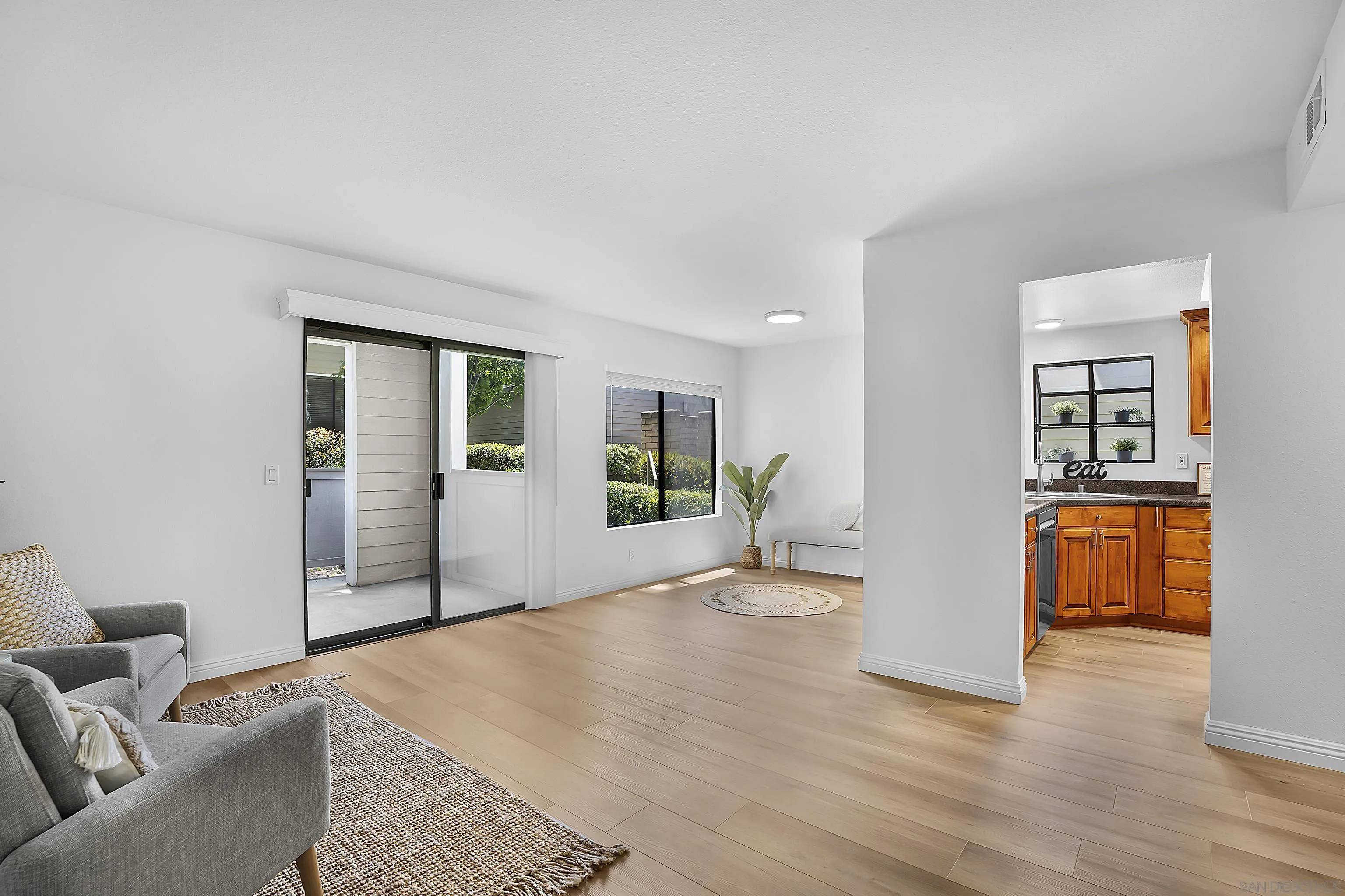 Vista, CA 92081,1059 Shadowridge Dr #9