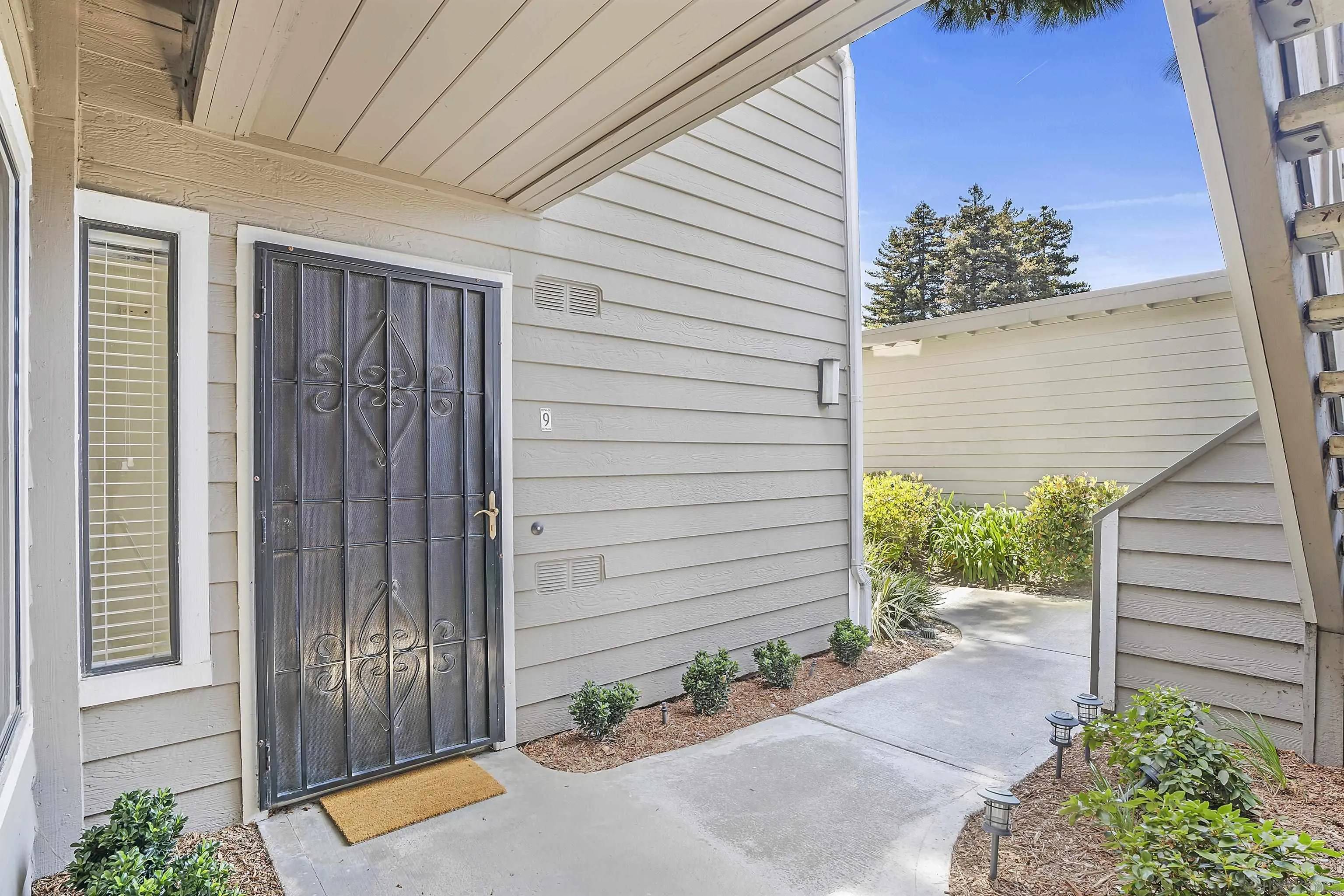 Vista, CA 92081,1059 Shadowridge Dr #9