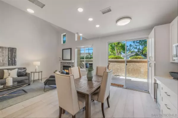 San Diego, CA 92130,3872 Creststone Pl