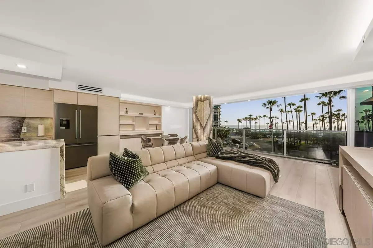 Coronado, CA 92118,1820 Avenida Del Mundo #210