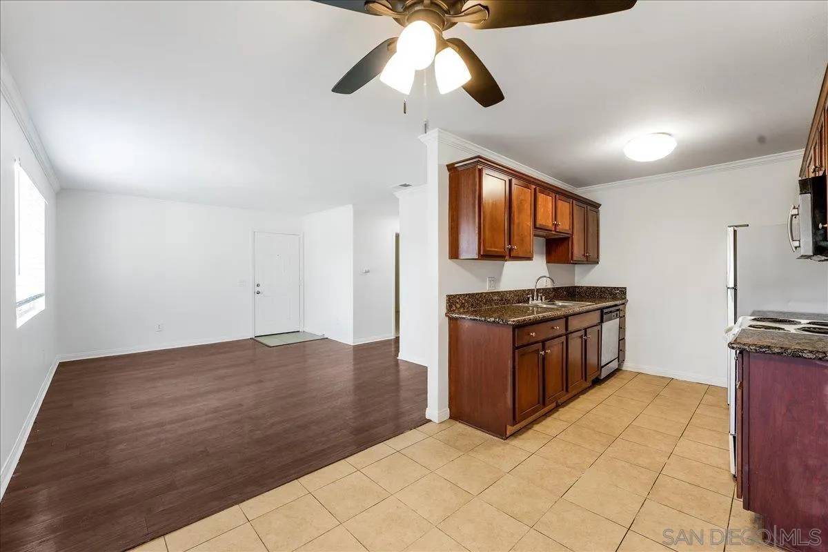 El Cajon, CA 92019,255 S 2nd St #7