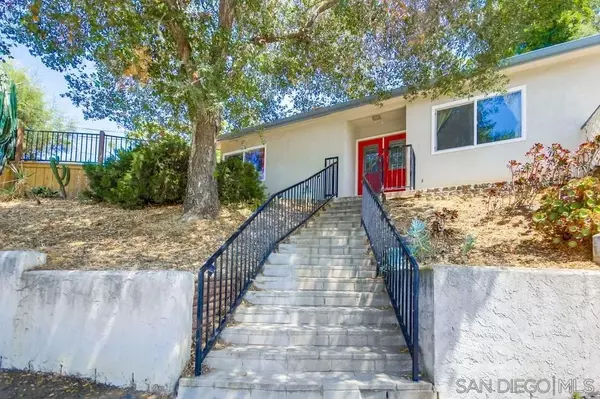Lakeside, CA 92040,12817 castle court
