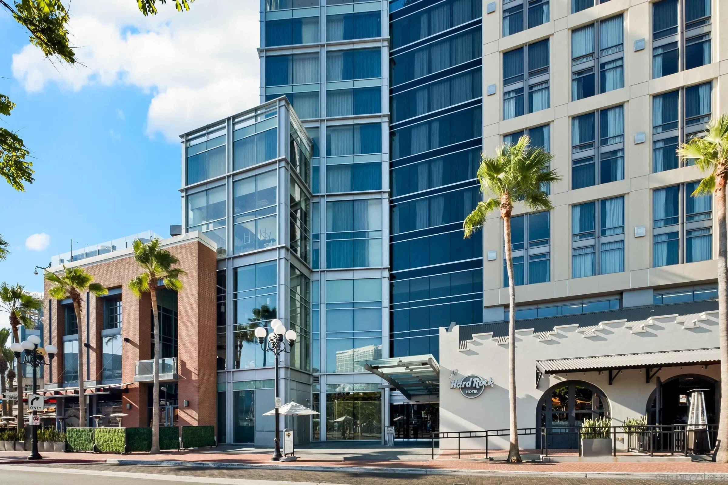 San Diego, CA 92101,207 5th Ave #1230