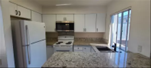 San Diego, CA 92108,1395 Caminito Gabaldon #C