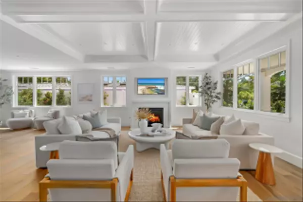 Coronado, CA 92118,461 Country Club Ln