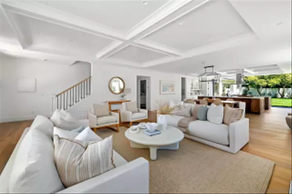 Coronado, CA 92118,461 Country Club Ln