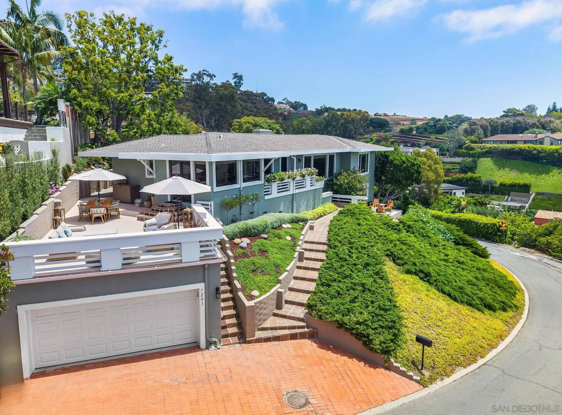 La Jolla, CA 92037,7201 Country Club Drive