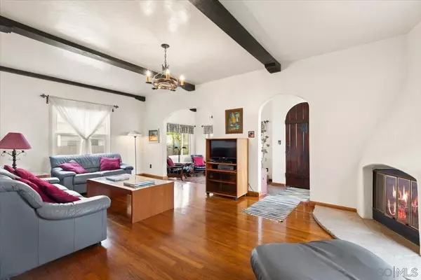 San Diego, CA 92109,724 Ormond