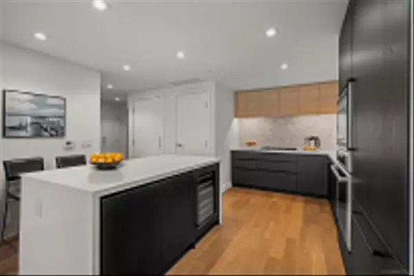 San Diego, CA 92101,1388 Kettner Blvd #803