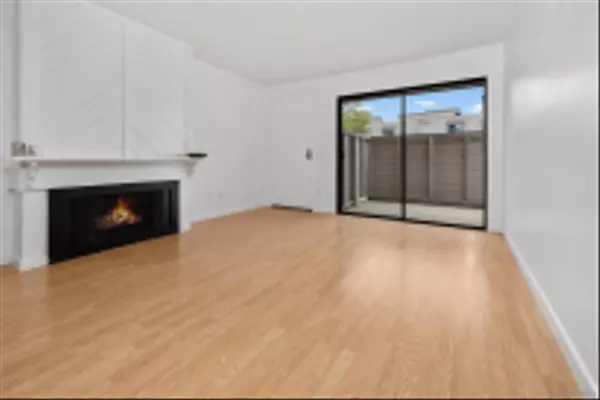 San Diego, CA 92123,9120 GRAMERCY DR #319