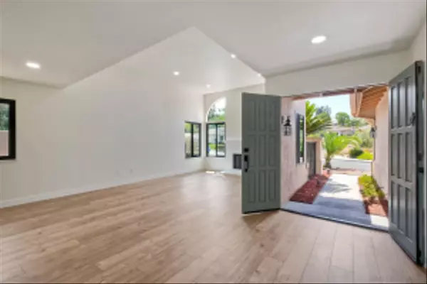 San Diego, CA 92128,13356 Corte De Comares