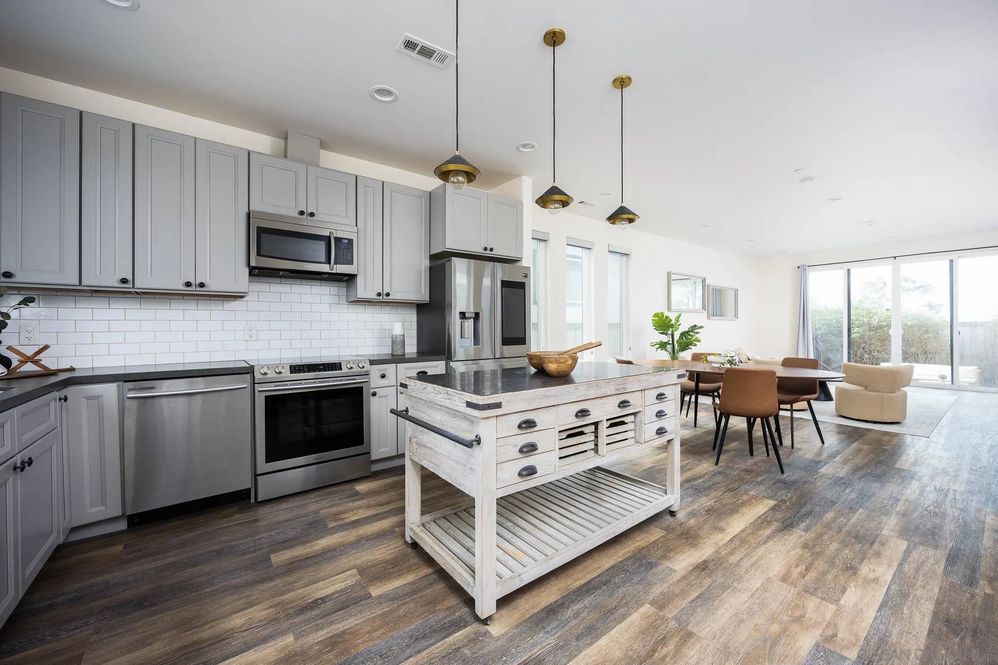3260 Broadway, San Diego, CA 92102