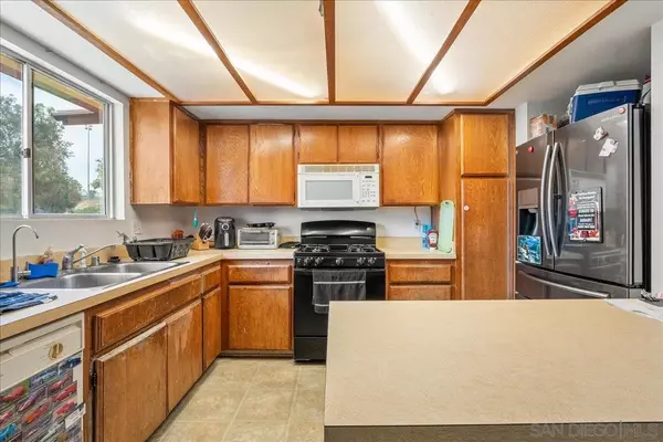 Vista, CA 92083,334 Cedar Rd