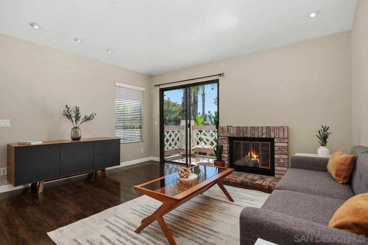 San Diego, CA 92129,9366 Twin Trails Dr #204