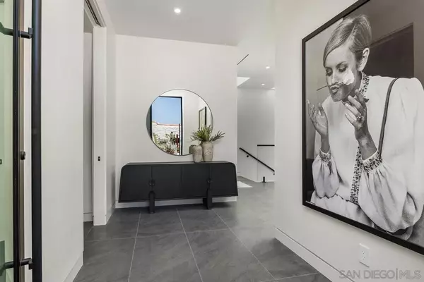 Solana Beach, CA 92075,147 S Rios
