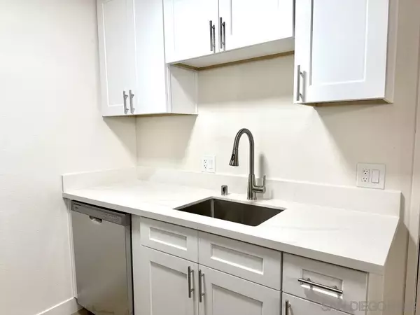 San Diego, CA 92115,6650 AMHERST ST #2C