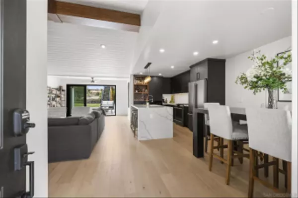 Oceanside, CA 92054,2146 Foster St