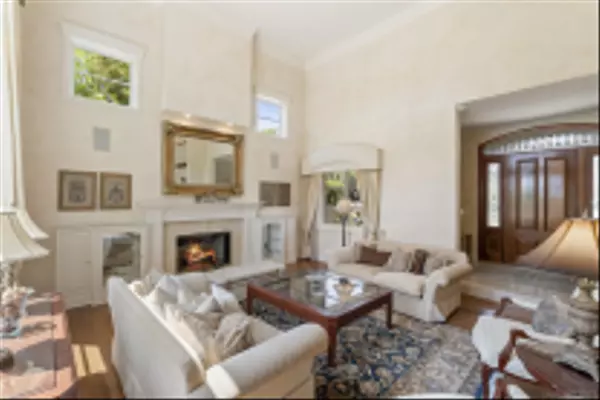 San Diego, CA 92106,617 Gage Drive