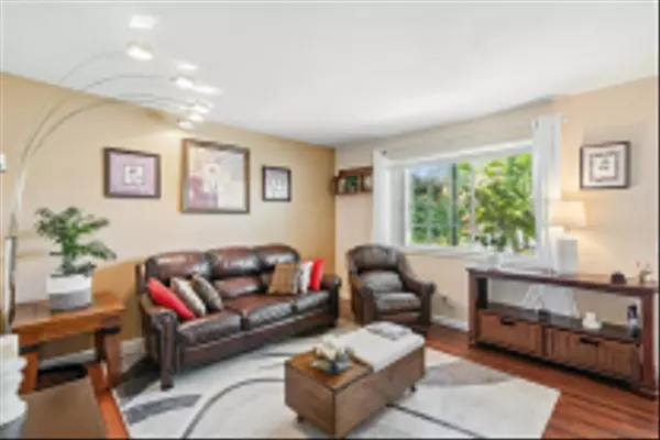 Oceanside, CA 92057,253 Holiday Way