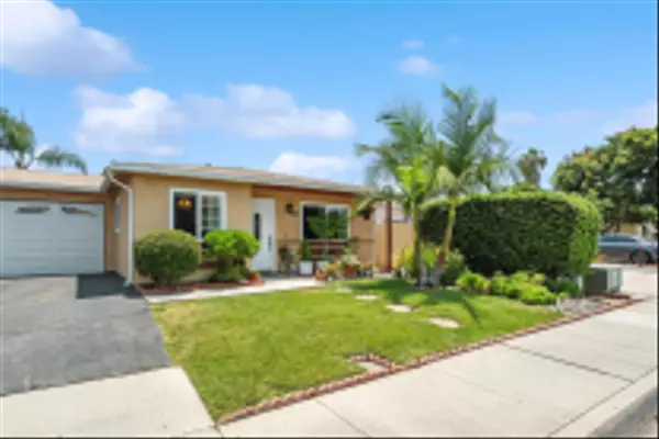 Oceanside, CA 92057,253 Holiday Way