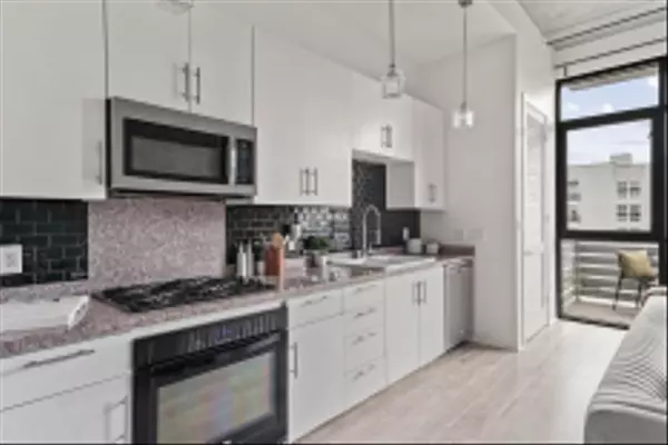 San Diego, CA 92101,527 10th Ave #508