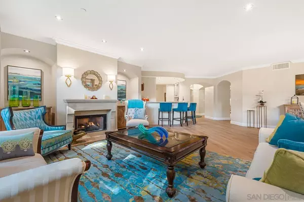 La Jolla, CA 92037,1040 Genter St #104