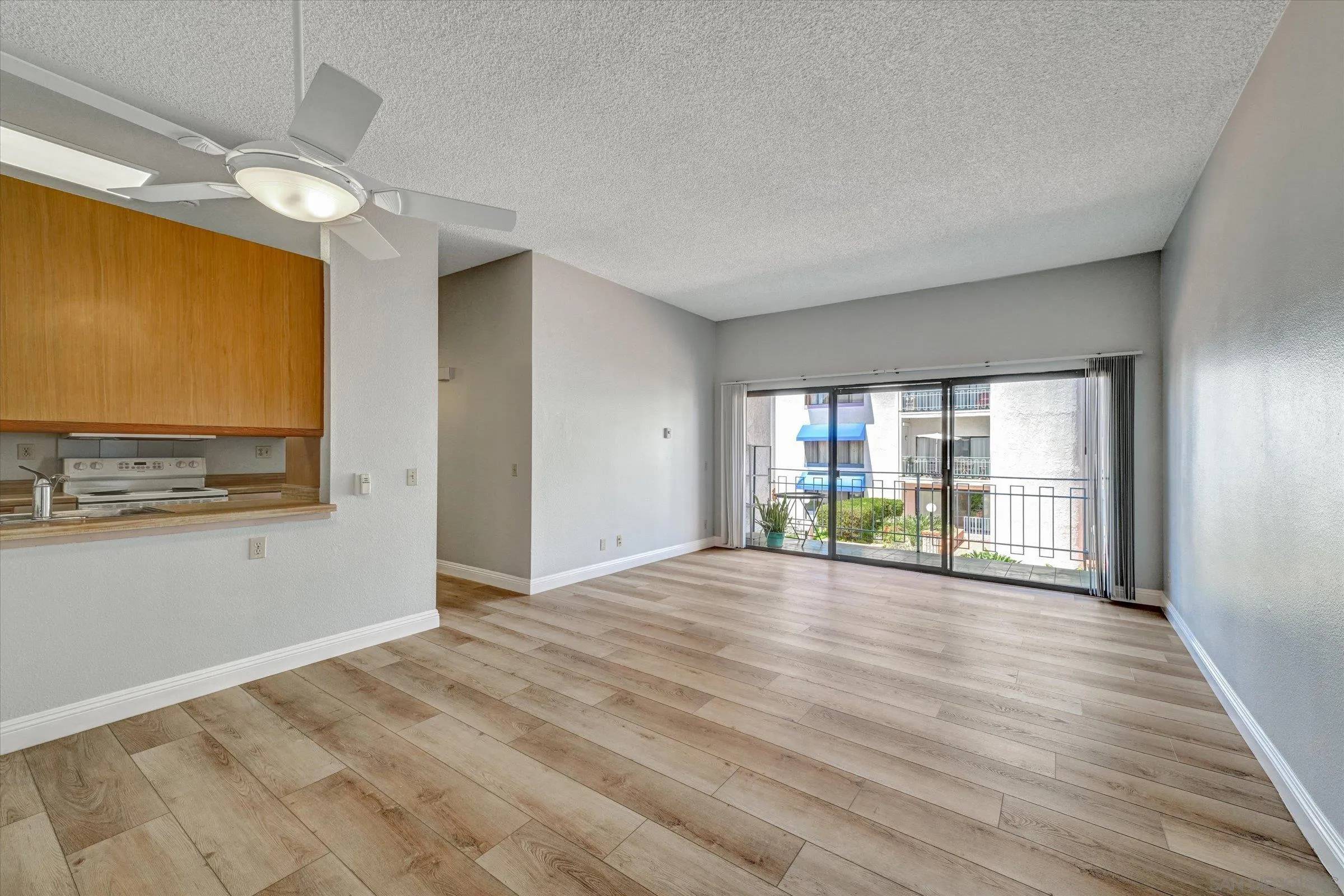 San Diego, CA 92122,8324 Regents Rd #2P