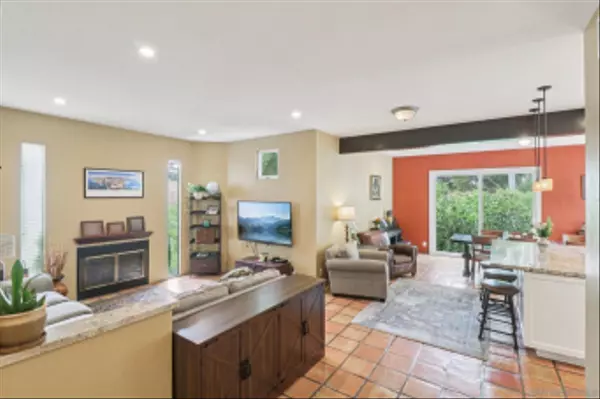 La Jolla, CA 92037,8358 Gilman Dr