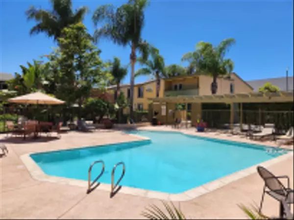 San Diego, CA 92117,5252 Balboa Arms Dr #271