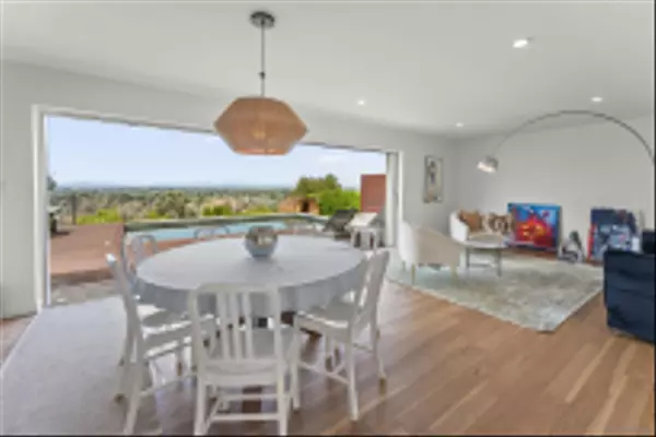 La Jolla, CA 92037,5745 Soledad Mountain Road