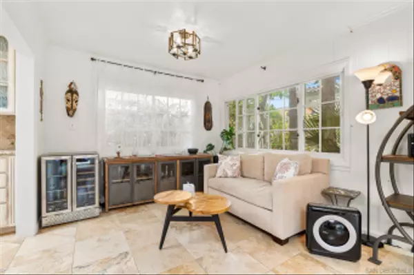 La Jolla, CA 92037,619 Bonair Way