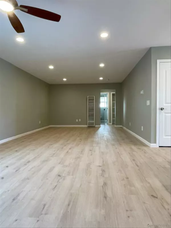 San Diego, CA 92115,6891 Eberhart Street