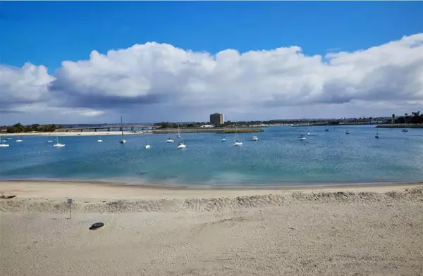 San Diego, CA 92109,2820 Bayside Walk #2