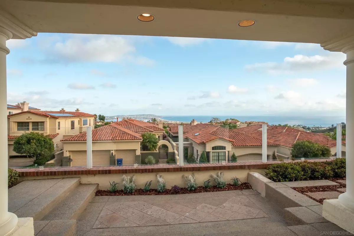 La Jolla, CA 92037,1327 Caminito Batea